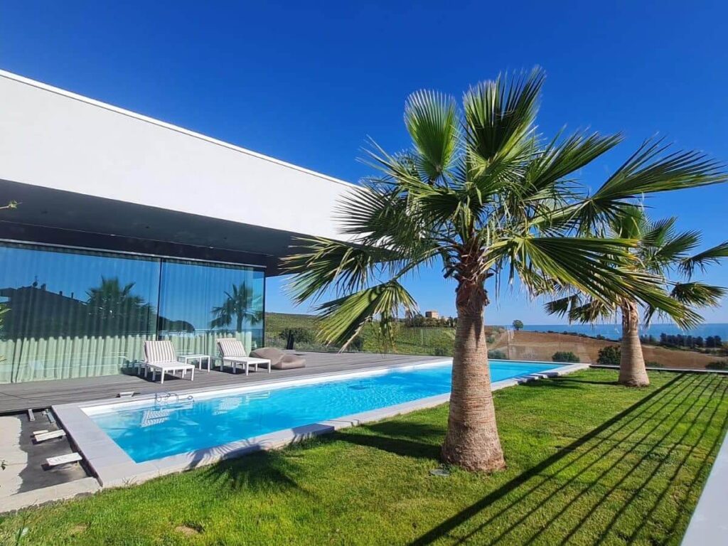 urbangreen-villa-moderna-vista-piscina